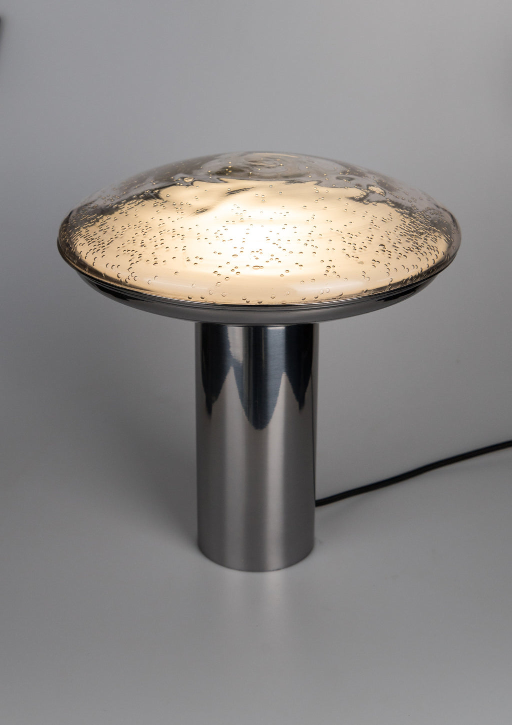 Retro-futuristische Stahl-Tischleuchte 45-23 Cbb-St AG